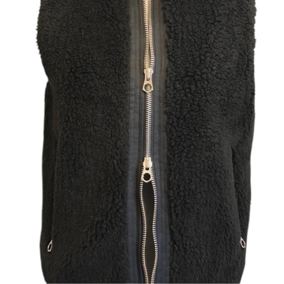 MADEWELL Faux Sherpa Zip Vest in Classic Black Size Medium — Closet Staple!!! - Picture 7 of 10